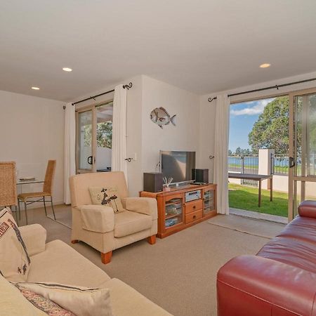 Tairua Waterfront Retreat - Tairua Apartment Exterior photo